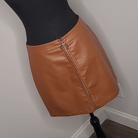 Brown faux leather  zip front mini skirt - Picture 1 of 5